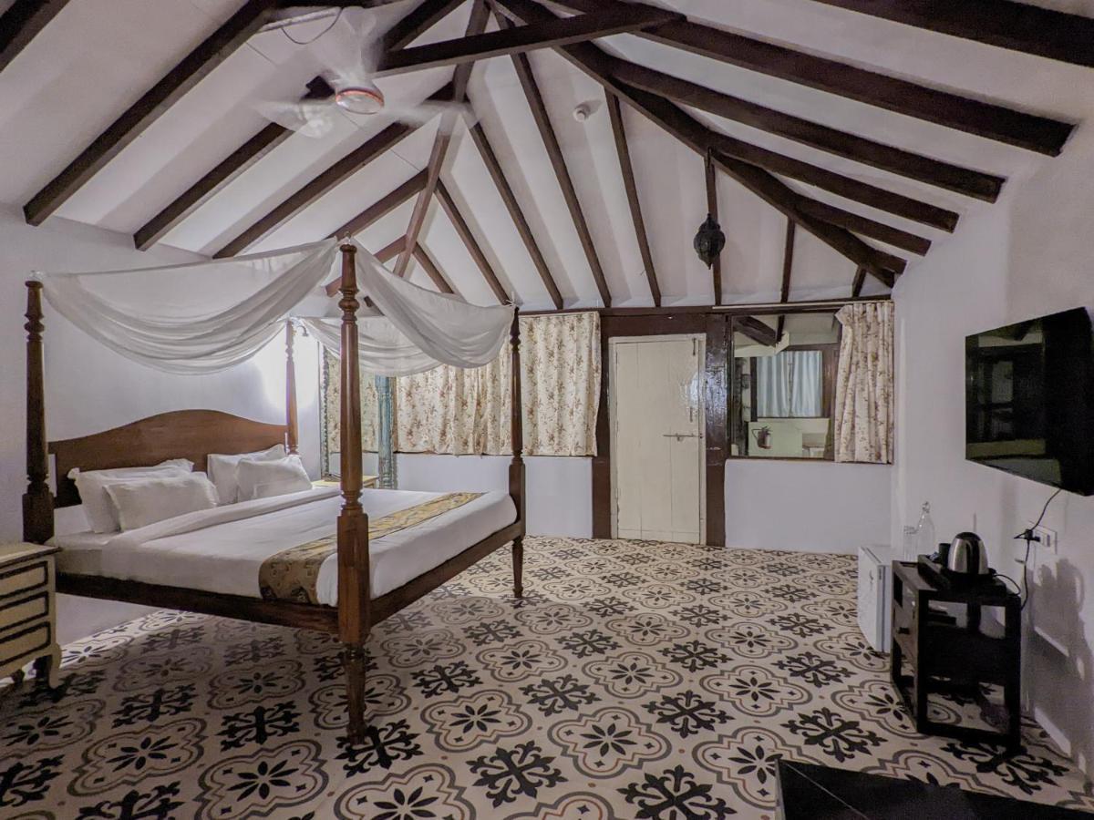 Hotel De Soul Sante Morjim Goa Exterior foto