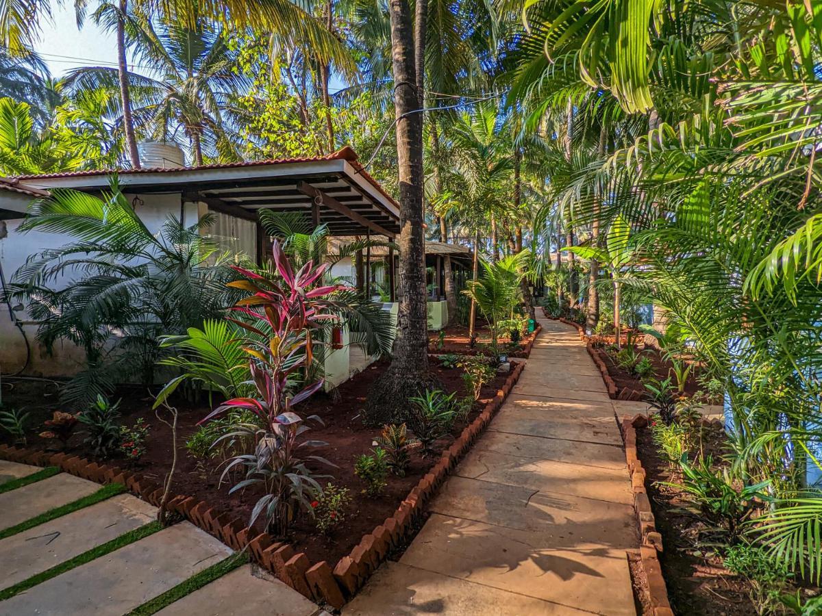 Hotel De Soul Sante Morjim Goa Exterior foto