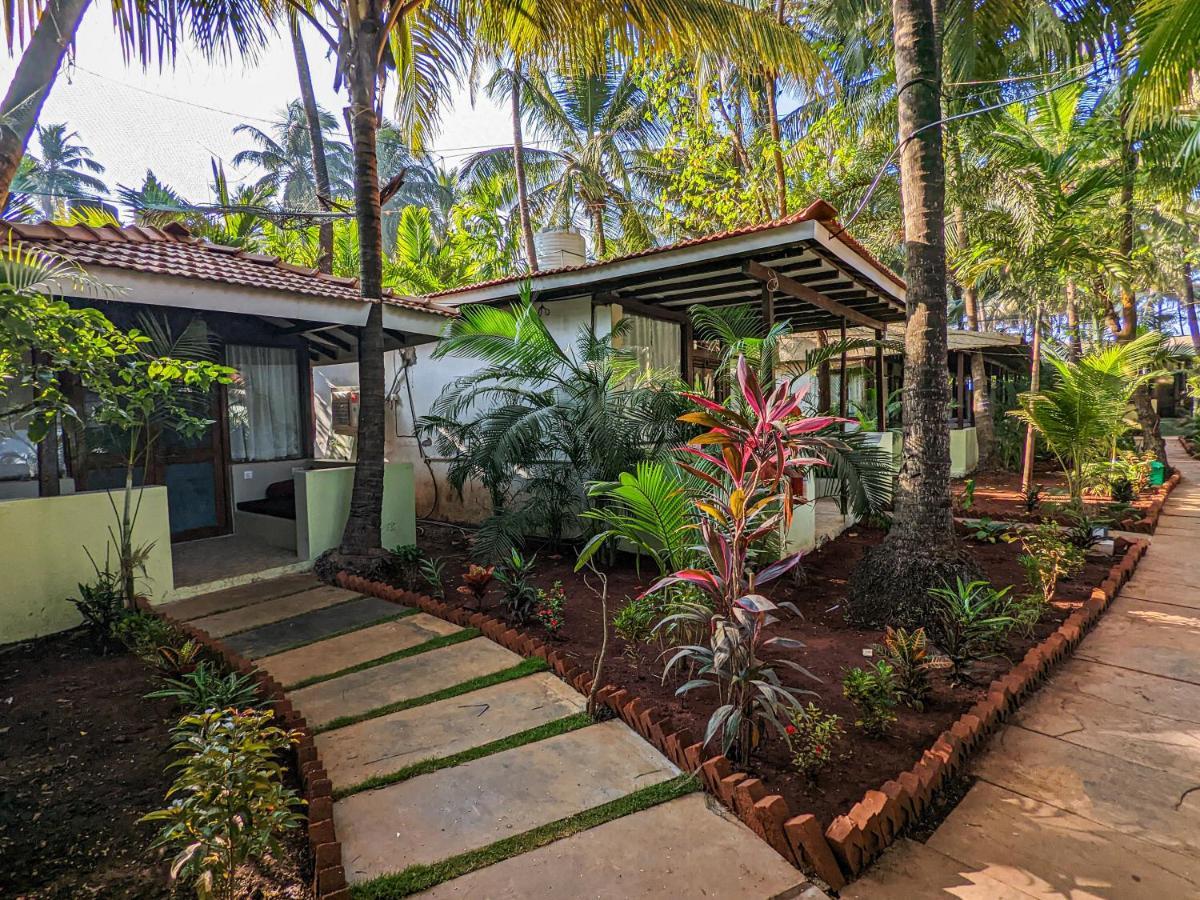 Hotel De Soul Sante Morjim Goa Exterior foto