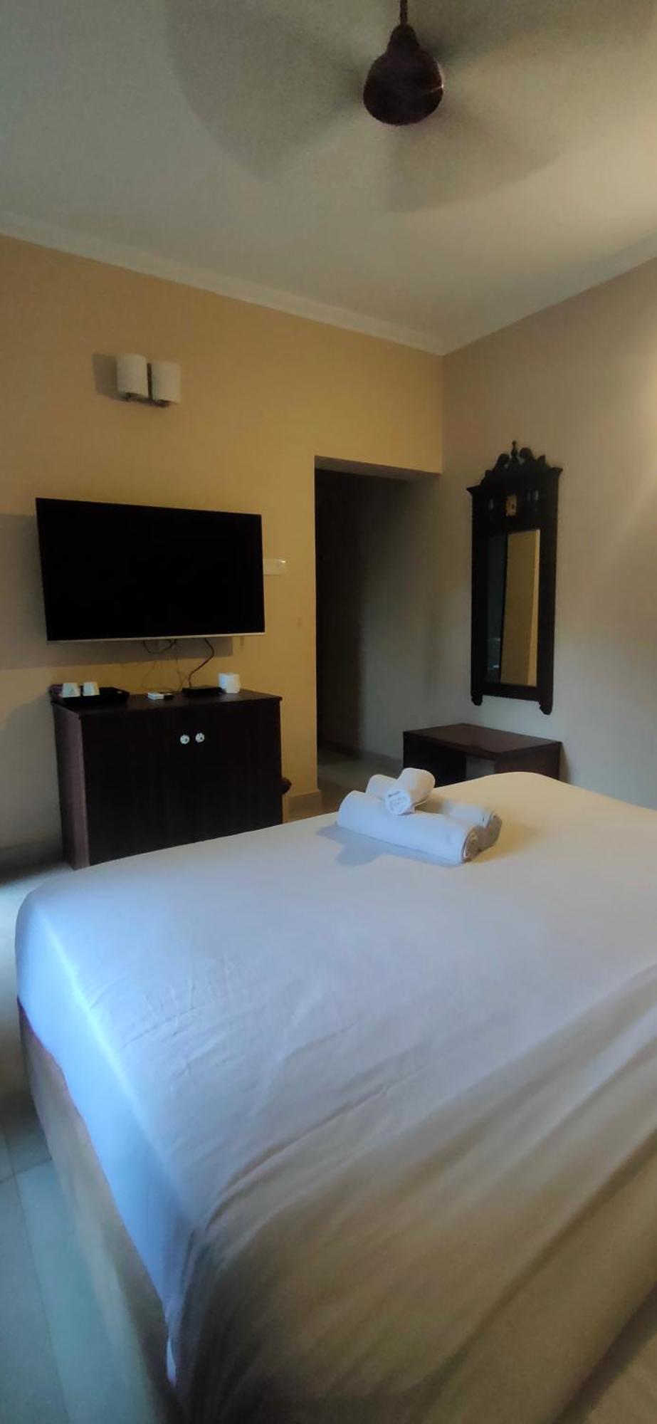 Hotel De Soul Sante Morjim Goa Exterior foto