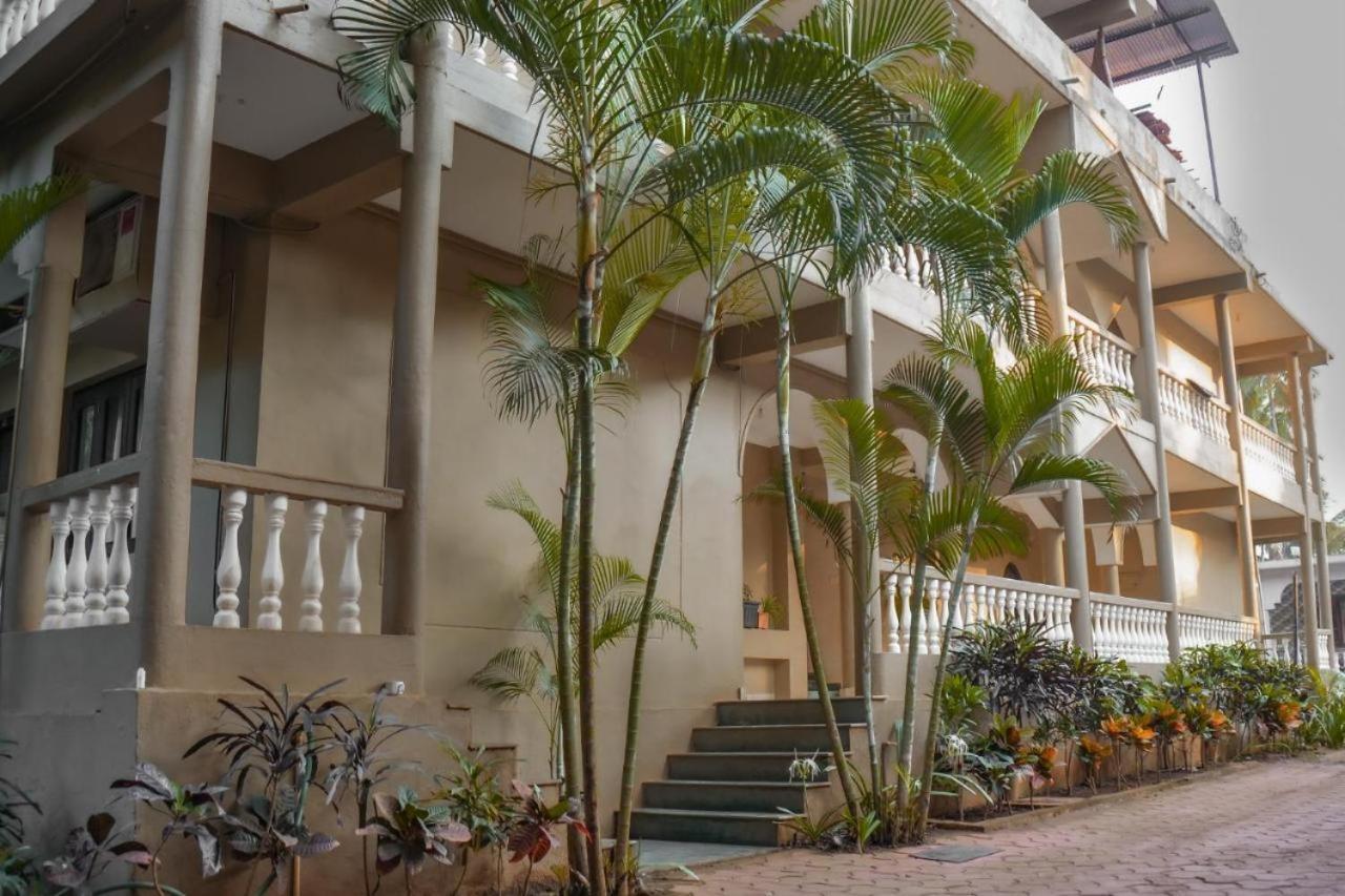 Hotel De Soul Sante Morjim Goa Exterior foto