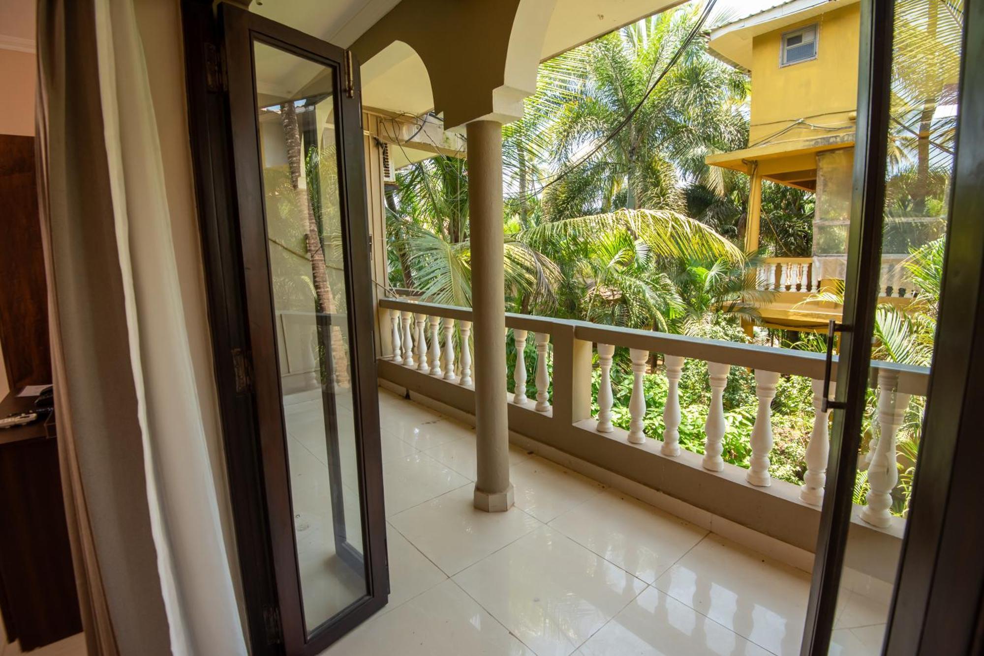Hotel De Soul Sante Morjim Goa Exterior foto