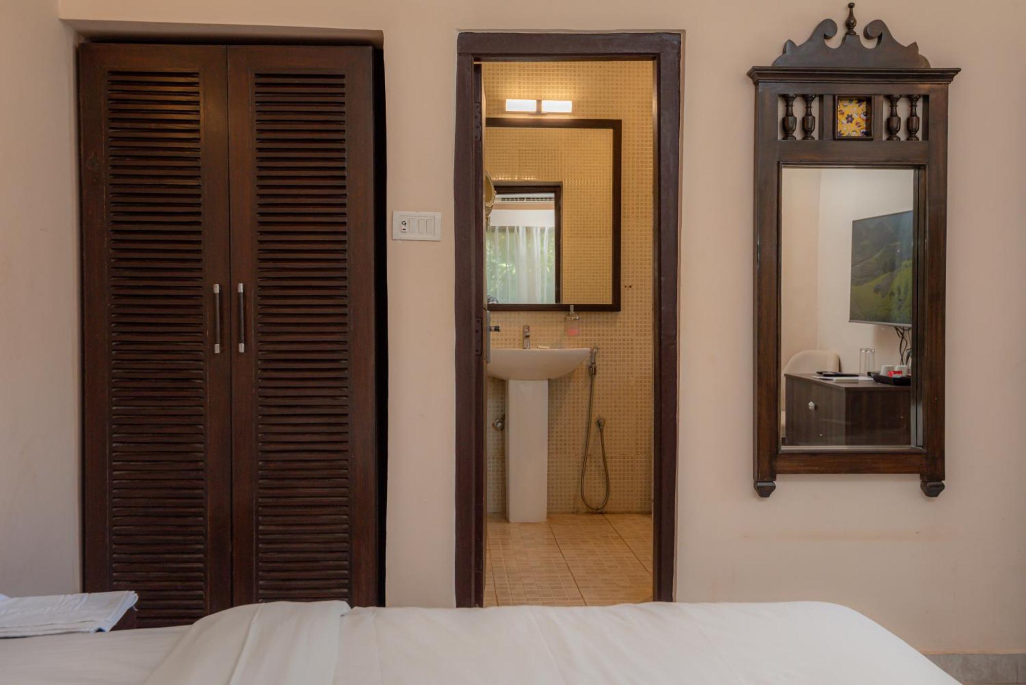 Hotel De Soul Sante Morjim Goa Exterior foto