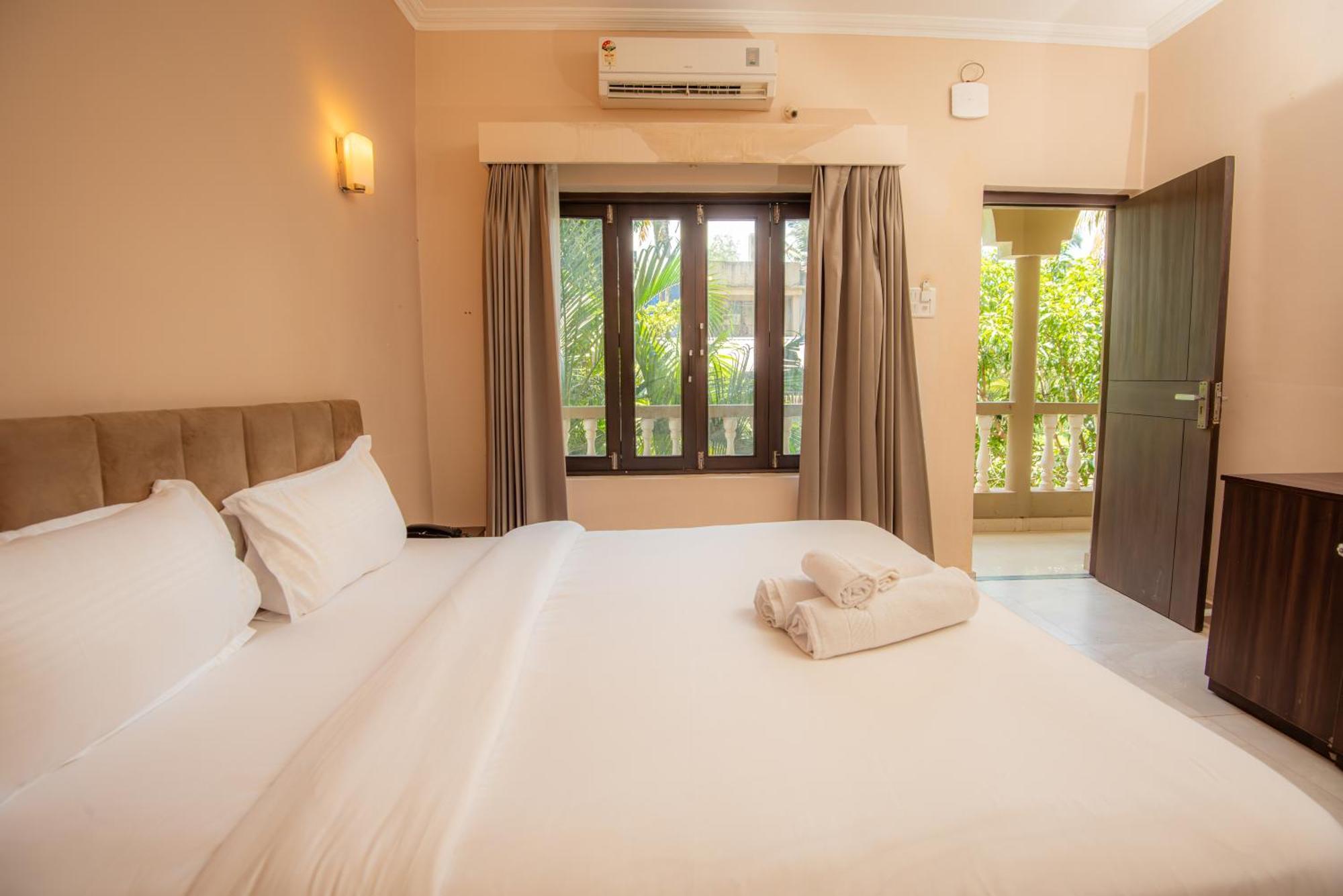 Hotel De Soul Sante Morjim Goa Exterior foto