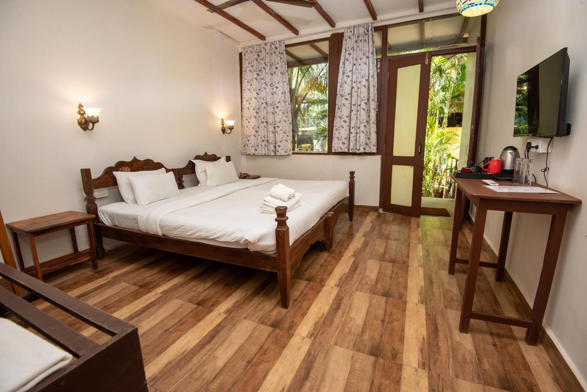 Hotel De Soul Sante Morjim Goa Exterior foto